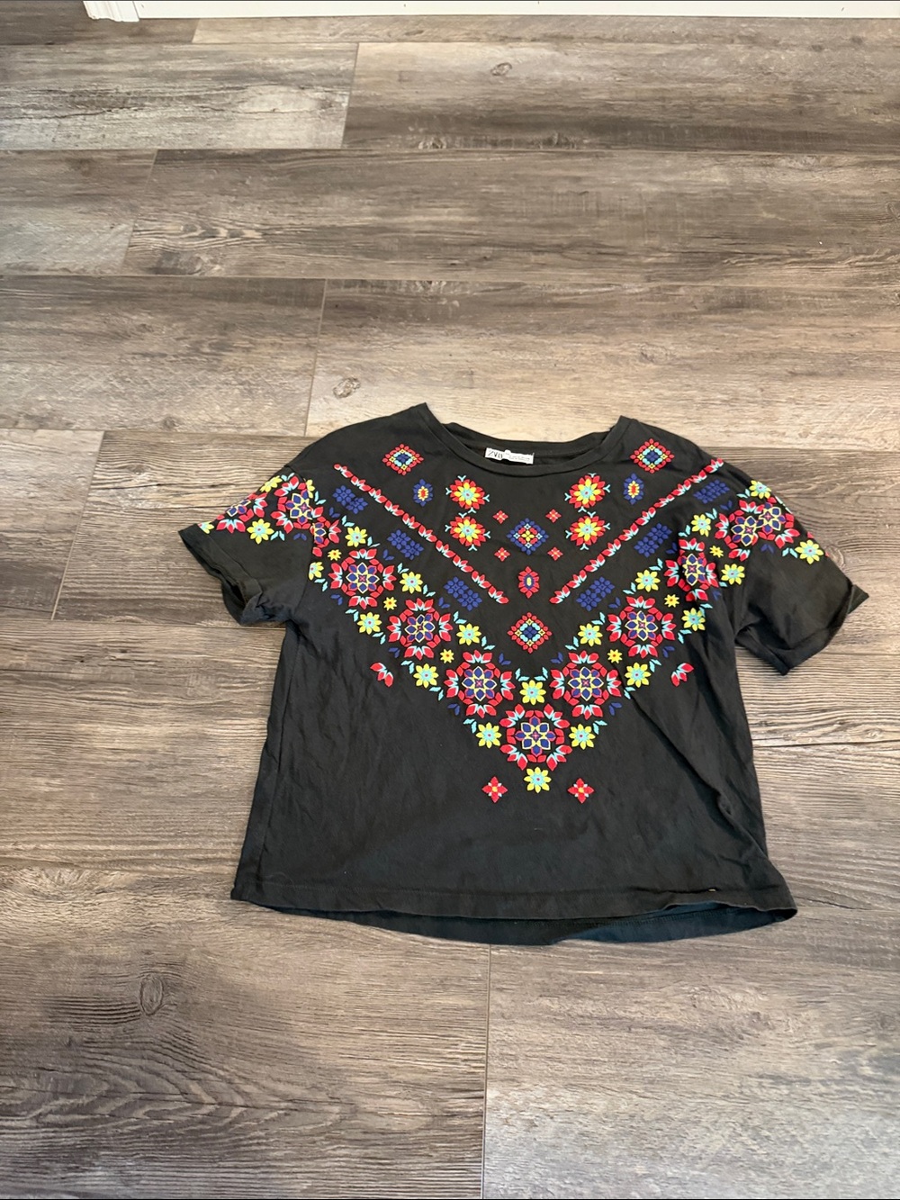 Zara Black Embroidered Floral V-Neck Tee - Women